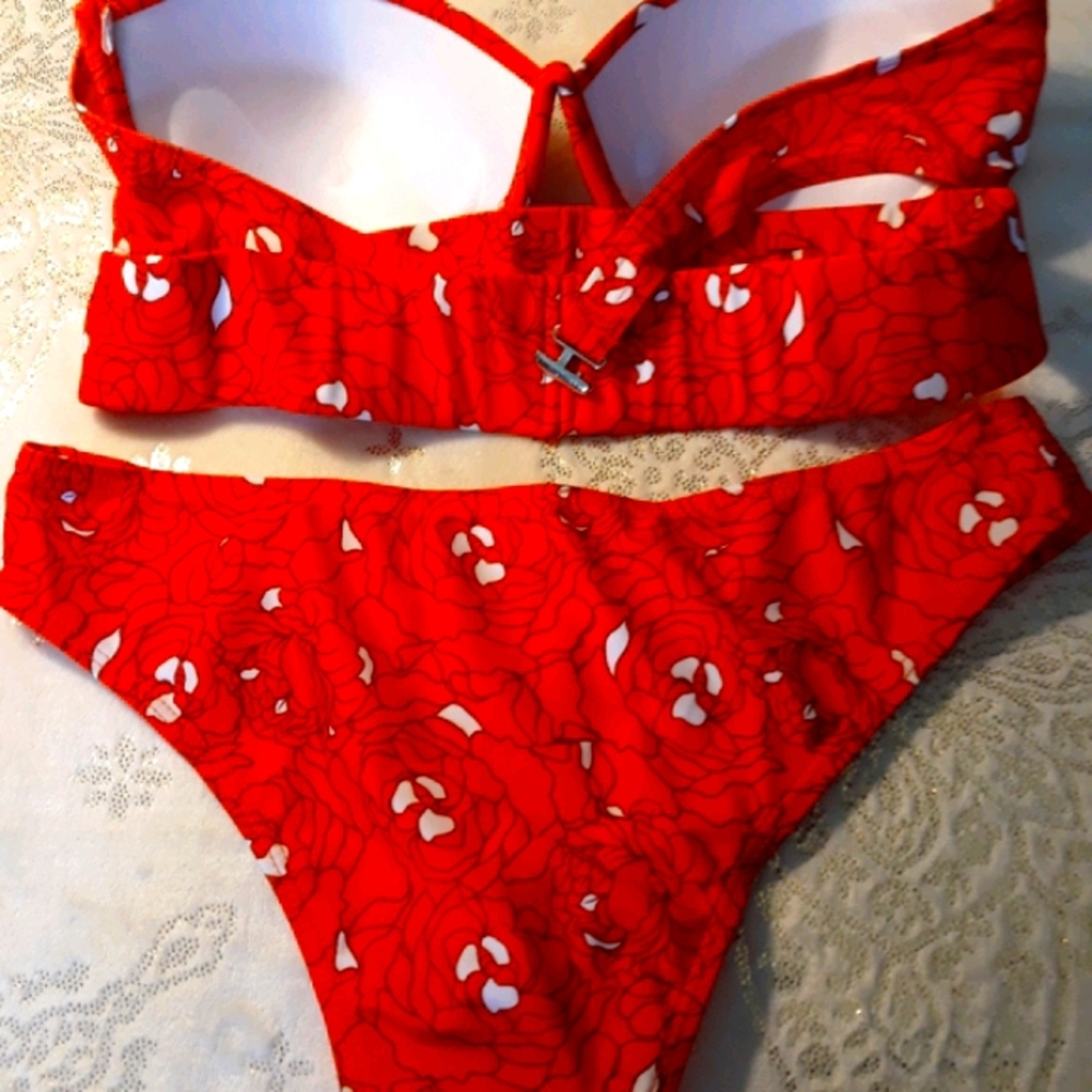 Two-piece Swimsuit - Picture 2 of 5
